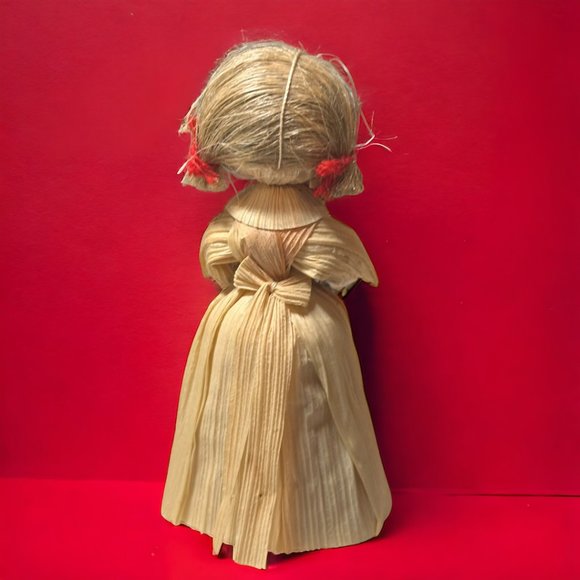 VINTAGE HANDMADE CORNHUSK MOM & DAUGHTERS WORKING AT THE FARM - Picture 8 of 10